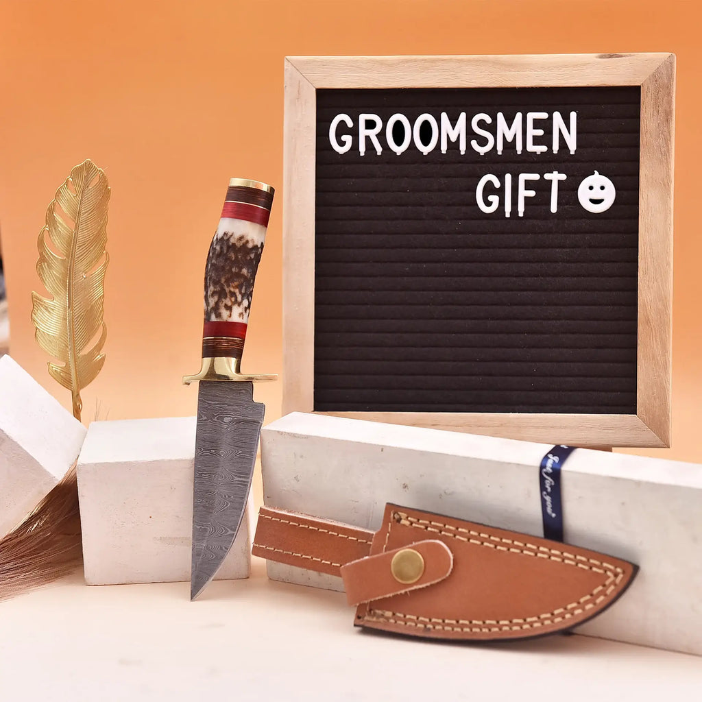 8' Damascus knife with leather sheath, Horn handle