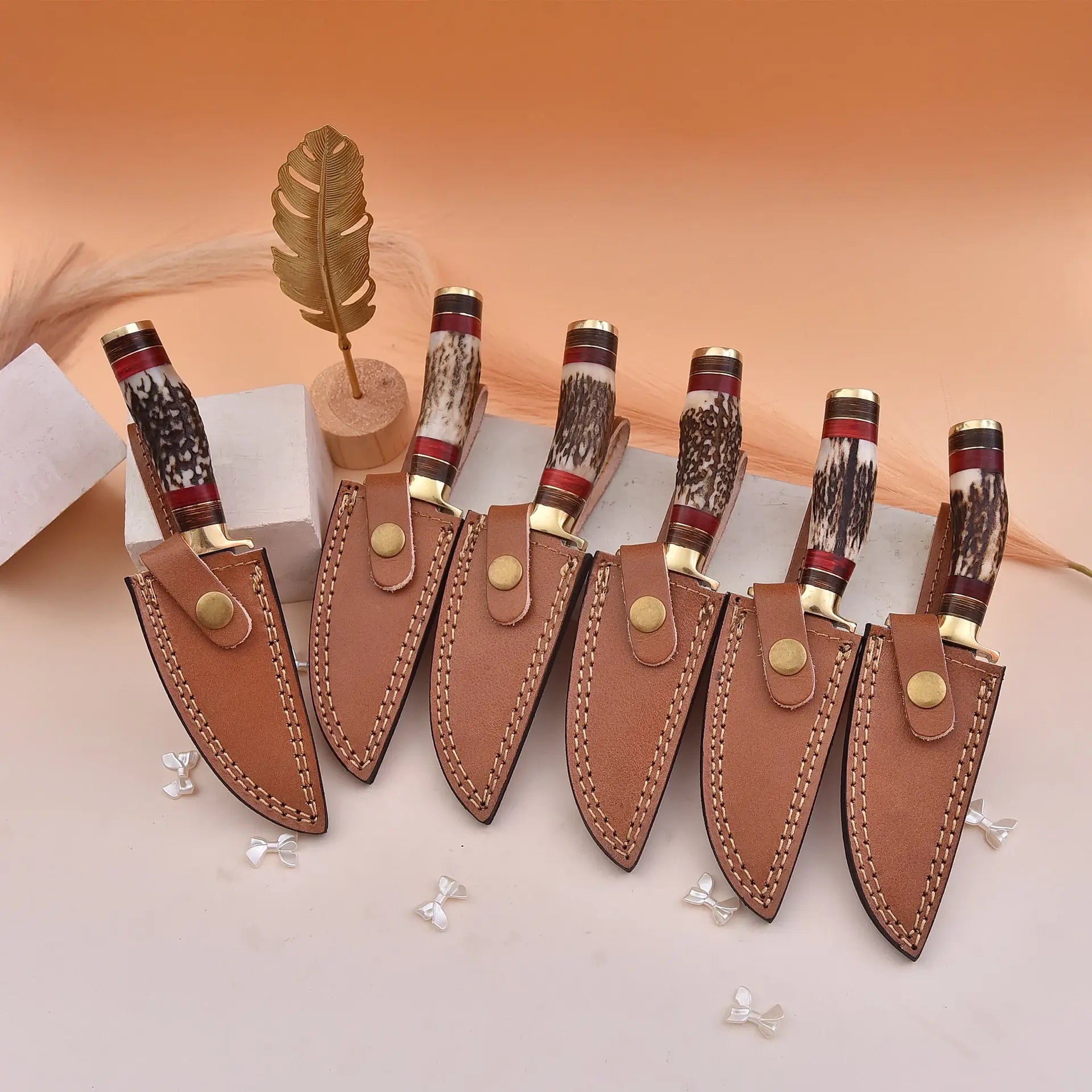 8' Damascus knife with leather sheath, Horn handle