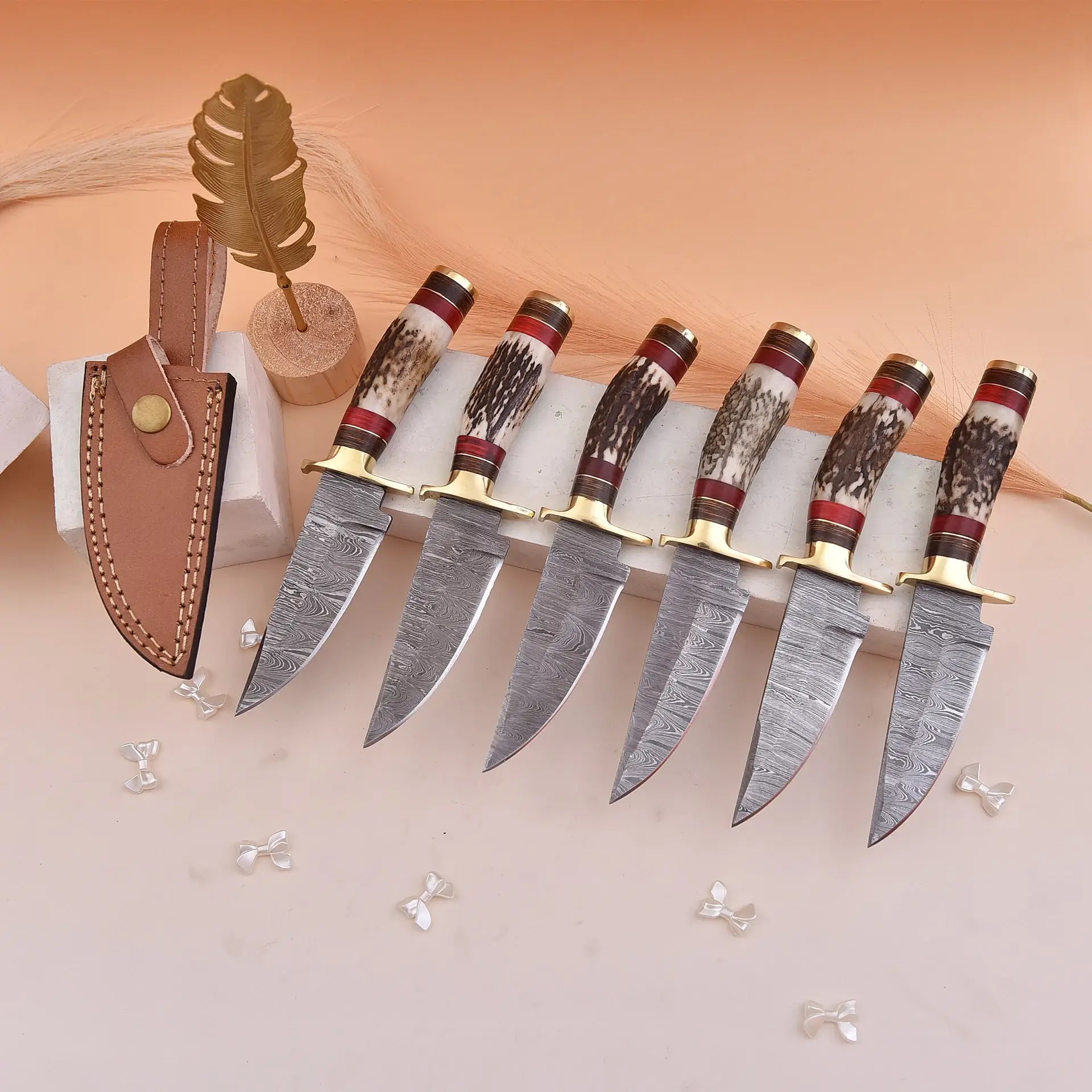 8' Damascus knife with leather sheath, Horn handle